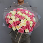 Букет из 51 разноцветоной розы