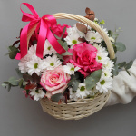 Букет роз и хризантем в корзине "Для тебя"