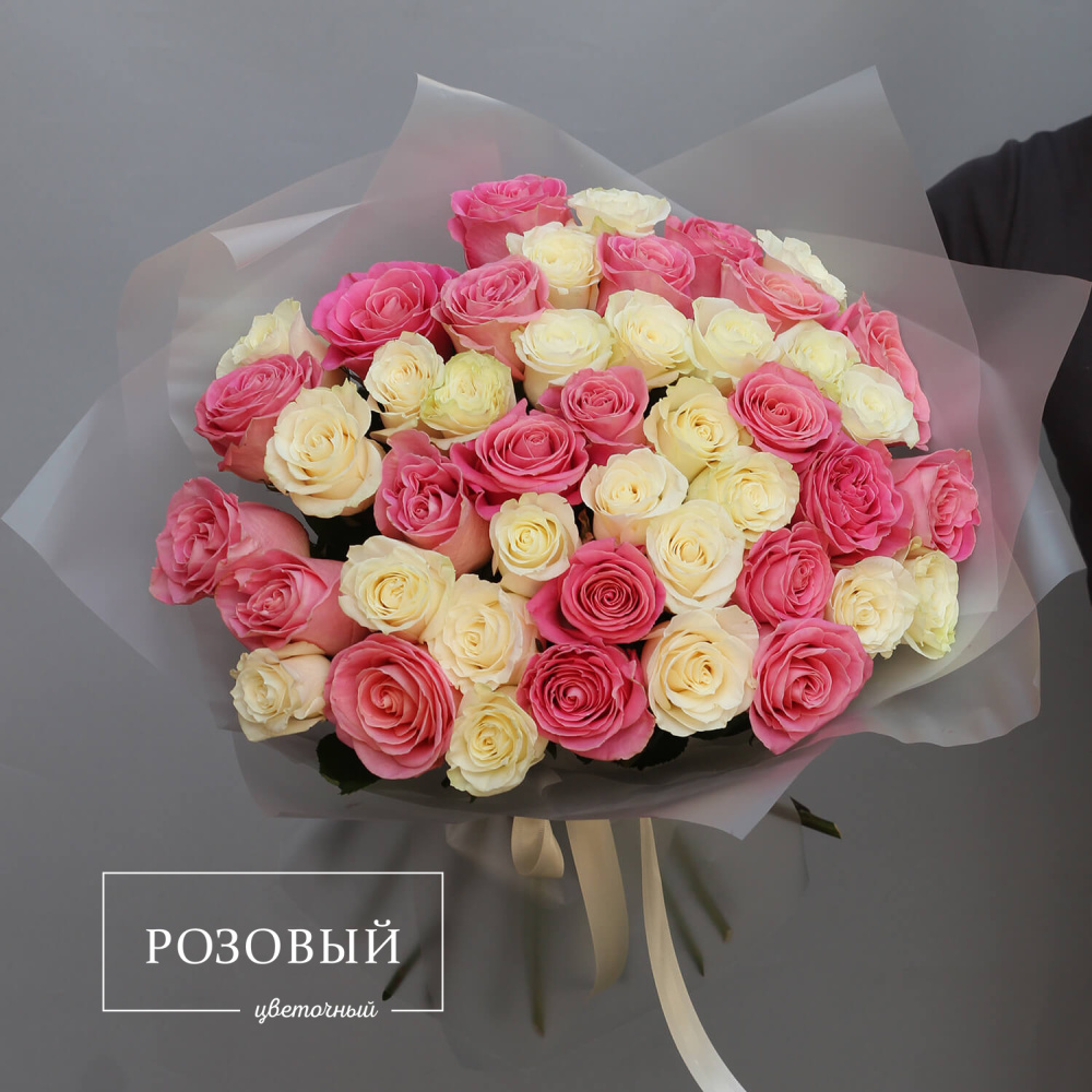Букет из 45 разноцветых роз