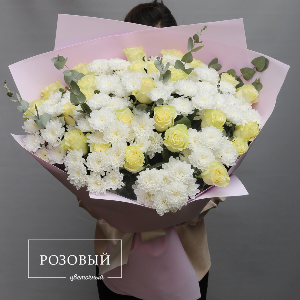 Большой букет из роз и хризантем