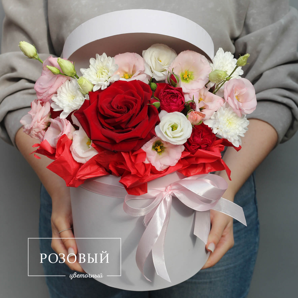 Букет цветов в коробке " С днем рождения"