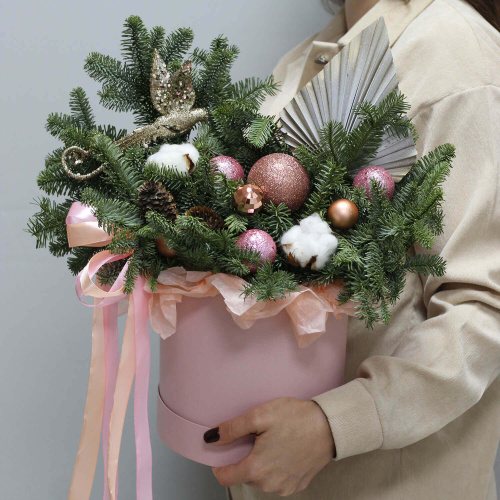 Композиция в шляпной коробке "Новогодняя"